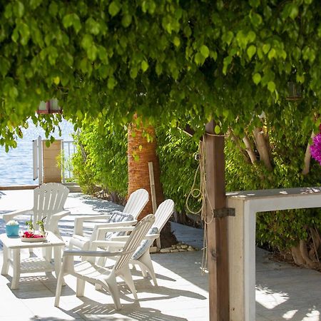 Meneou Beachfront Villa Sunset Perivolia Ngoại thất bức ảnh