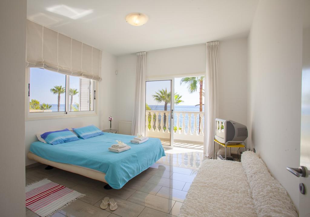 Meneou Beachfront Villa Sunset Perivolia Phòng bức ảnh