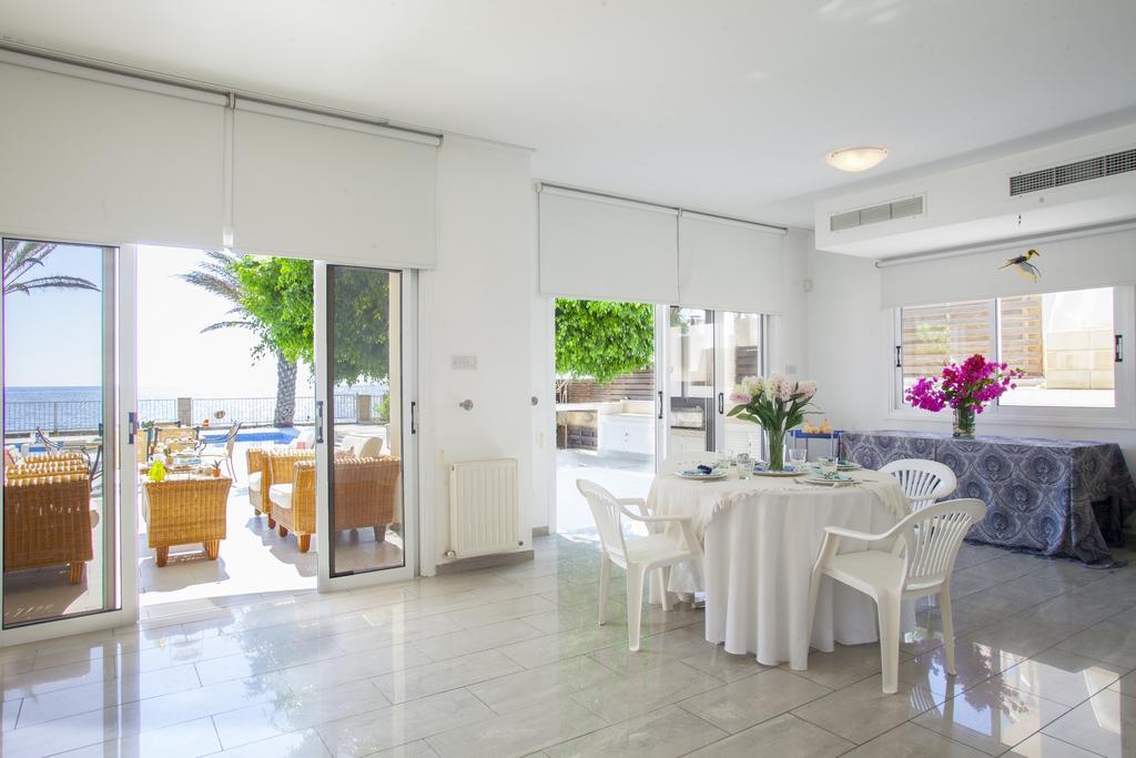 Meneou Beachfront Villa Sunset Perivolia Phòng bức ảnh
