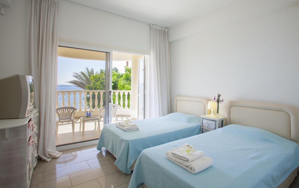 Meneou Beachfront Villa Sunset Perivolia Phòng bức ảnh