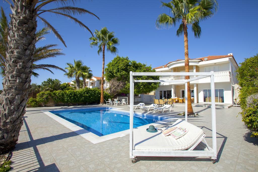Meneou Beachfront Villa Sunset Perivolia Ngoại thất bức ảnh