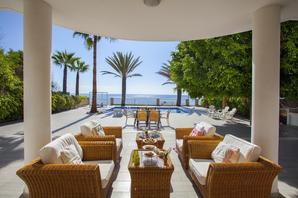 Meneou Beachfront Villa Sunset Perivolia Phòng bức ảnh