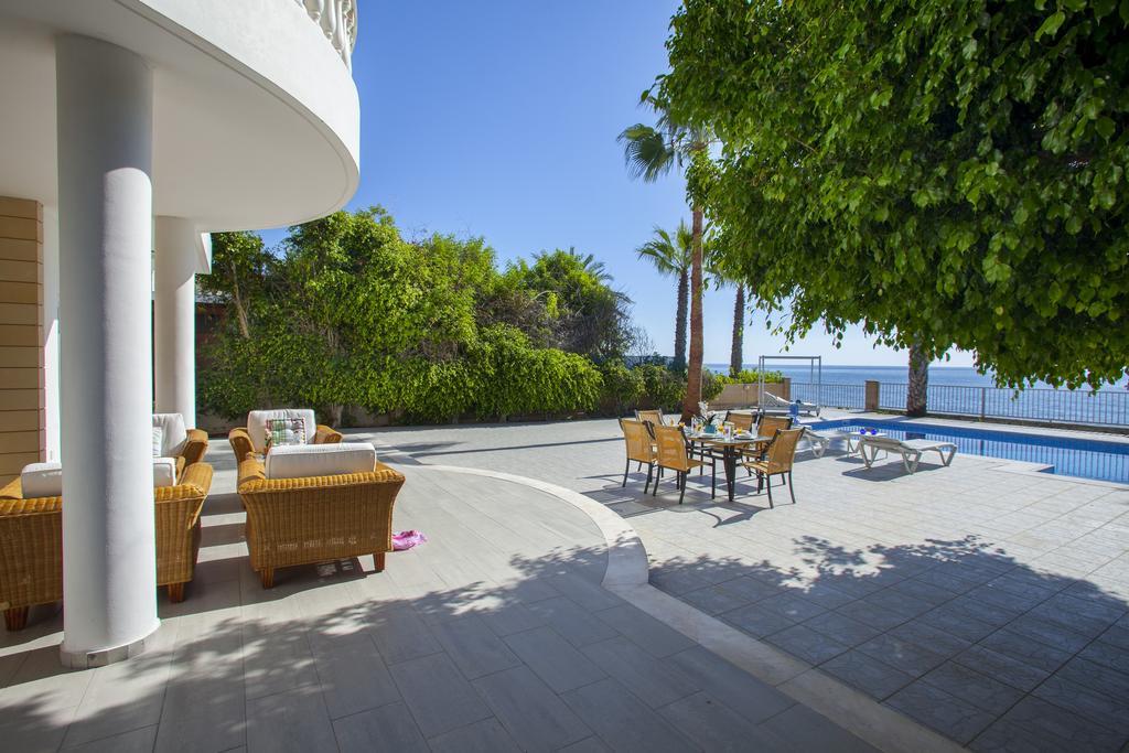 Meneou Beachfront Villa Sunset Perivolia Phòng bức ảnh